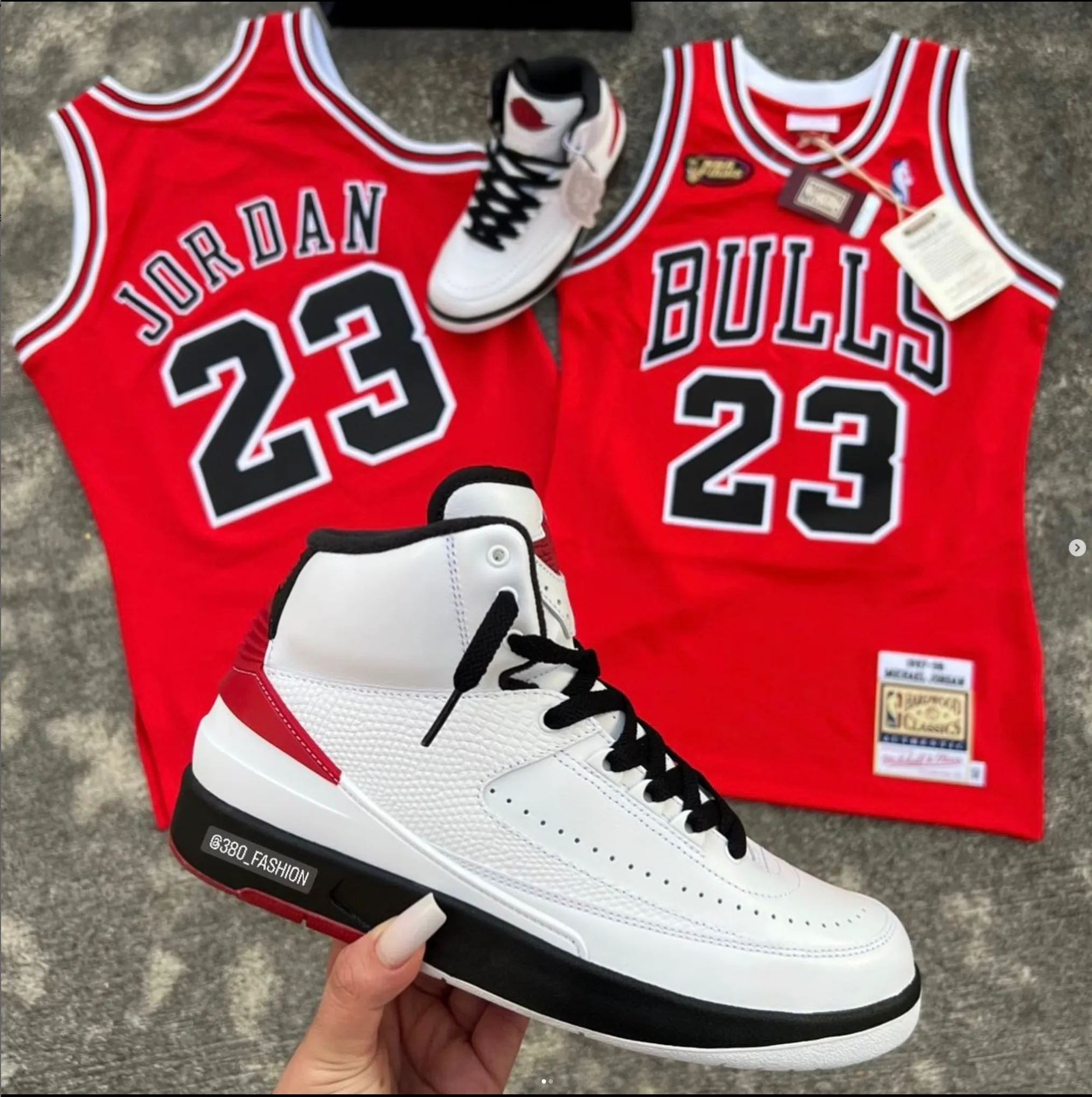 WMNS Air Jordan 2 Chicago